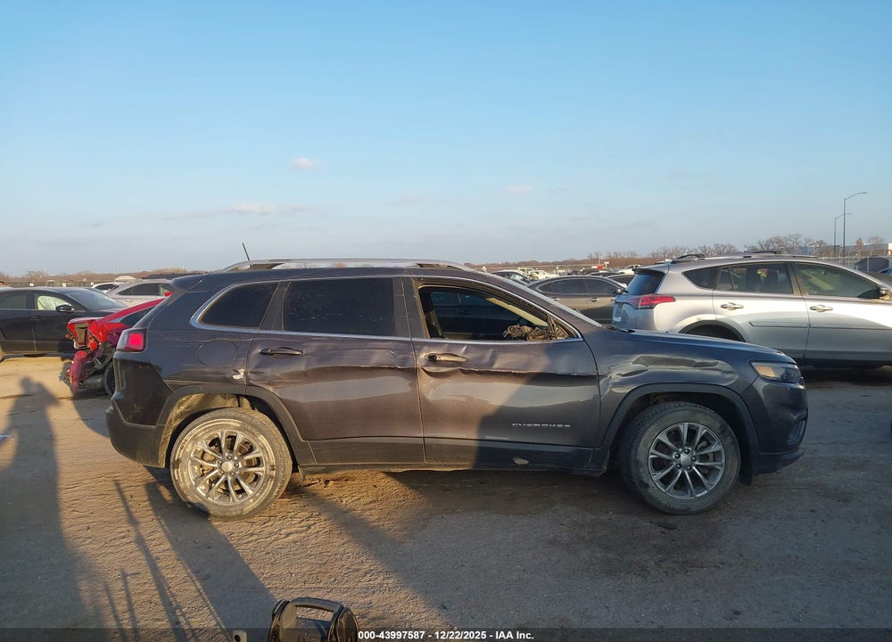 2019 JEEP CHEROKEE LATITUDE PLUS FWD VIN: 1C4PJLLB5KD332330