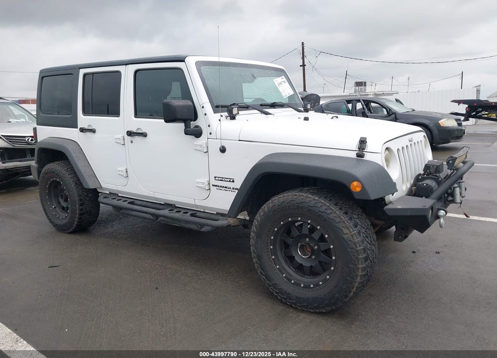 2015 JEEP WRANGLER UNLIMITED SPORT VIN: 1C4BJWDG3FL635852