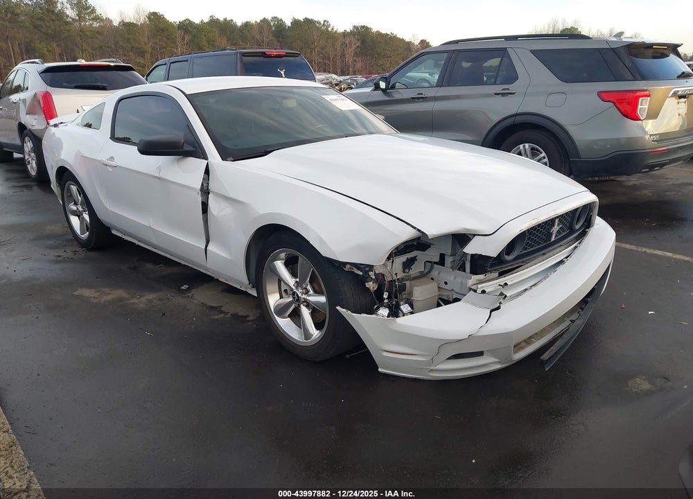 2014 FORD MUSTANG V6 VIN: 1ZVBP8AM7E5318483