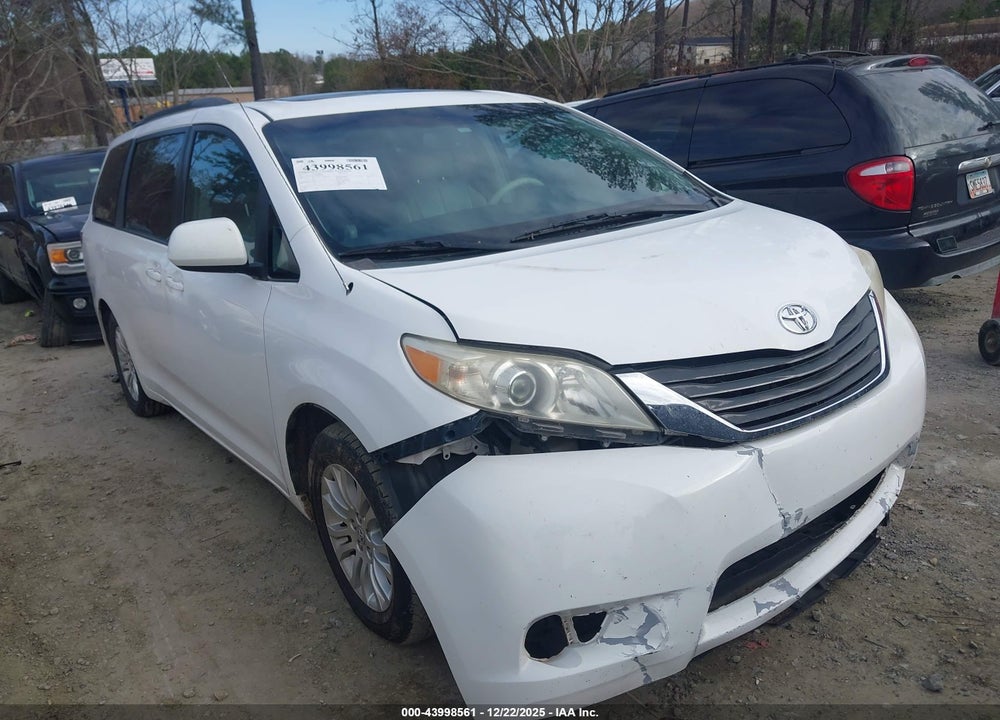 2011 TOYOTA SIENNA XLE V6 VIN: 5TDYK3DCXBS091071