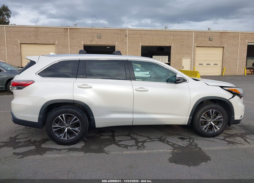 2016 TOYOTA HIGHLANDER XLE V6 VIN: 5TDKKRFH0GS129867