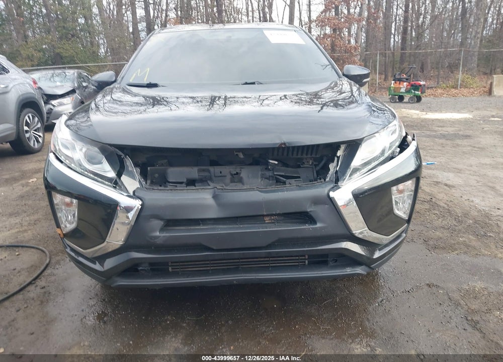2018 MITSUBISHI ECLIPSE CROSS LE VIN: JA4AT4AA5JZ070627