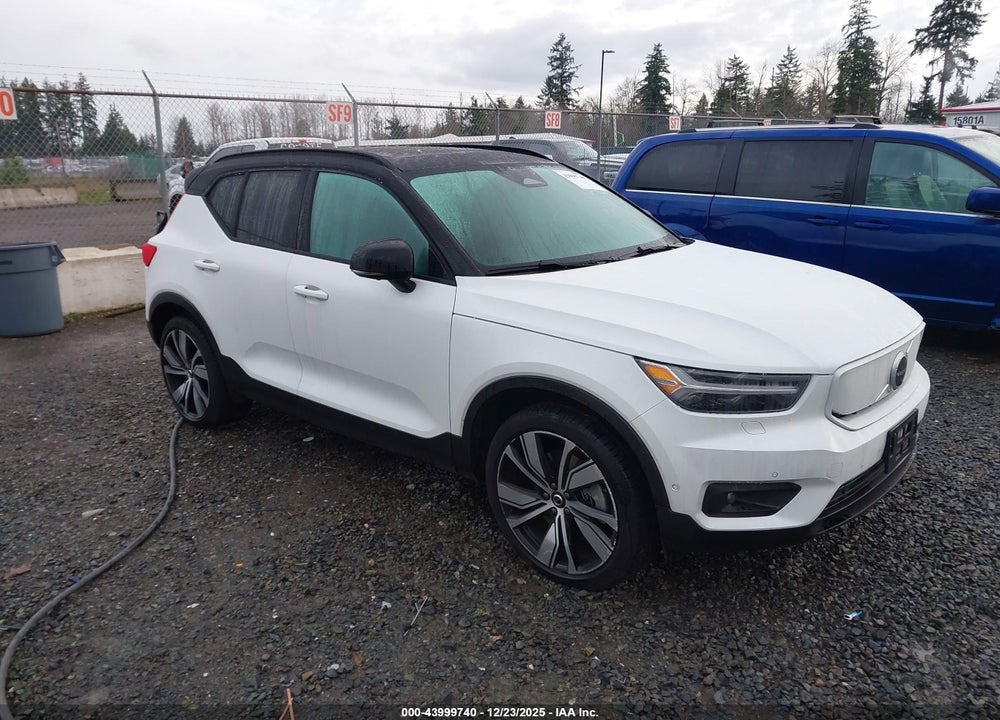 2022 VOLVO XC40 RECHARGE PURE ELECTRIC P8 TWIN ULTIMATE VIN: YV4ED3UB9N2775946