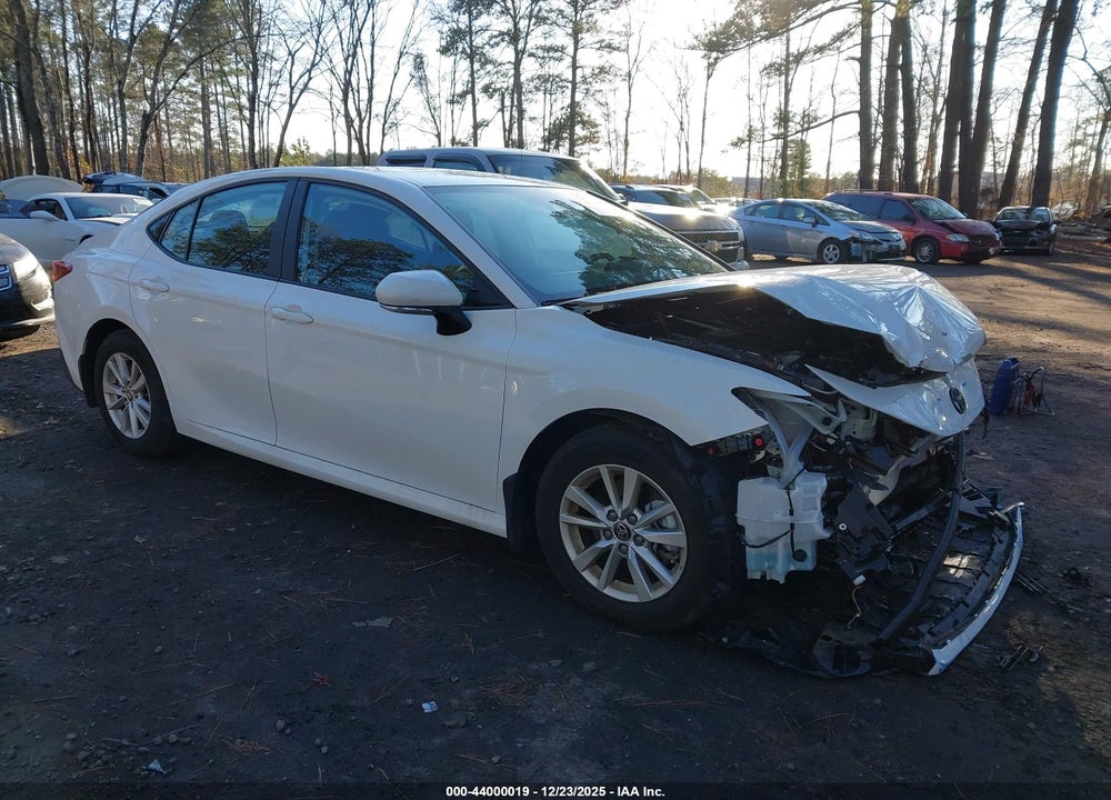 2025 TOYOTA CAMRY LE VIN: 4T1DAACK0SU565647