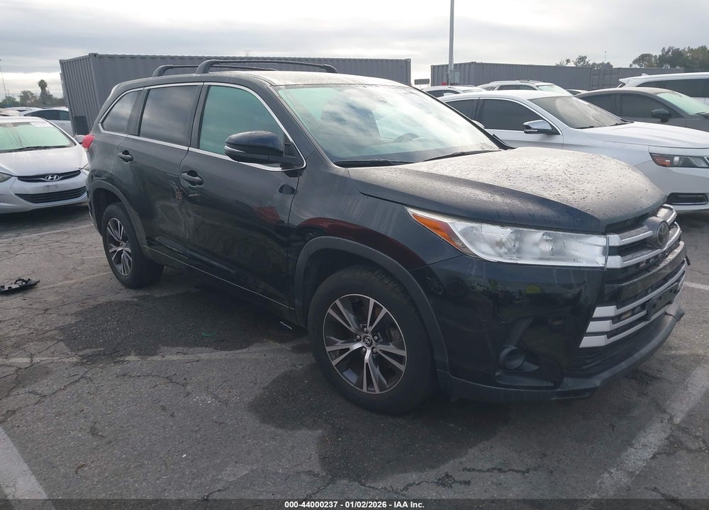 2017 TOYOTA HIGHLANDER LE VIN: 5TDZARFH4HS030519