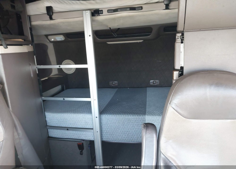 2017 VOLVO VNL VIN: 4V4NC9EH2HN984240