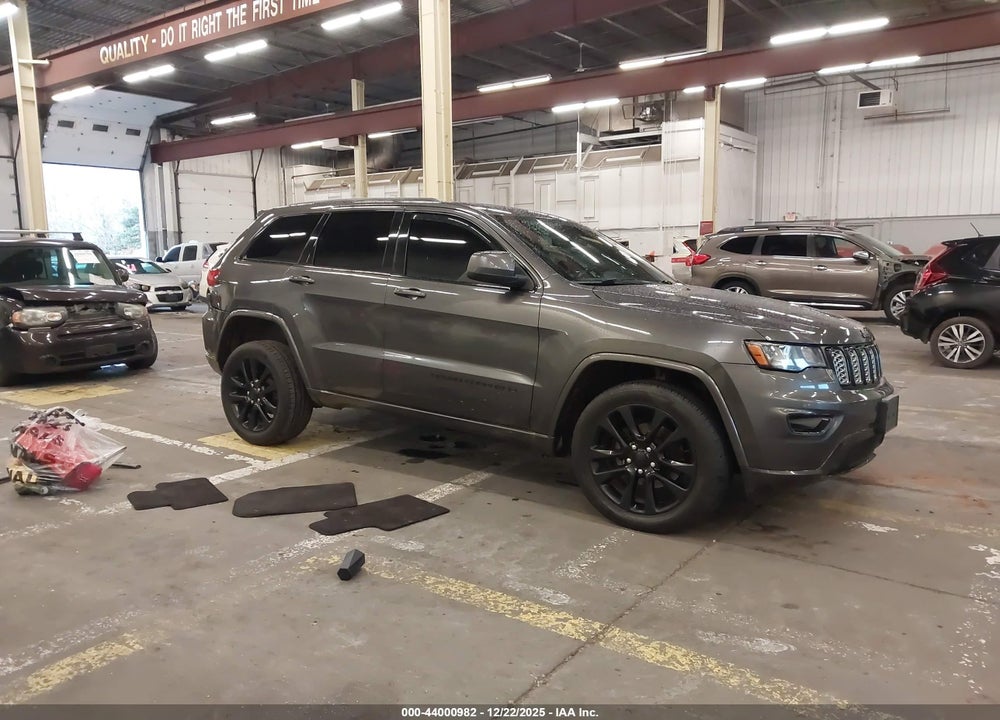 2017 JEEP GRAND CHEROKEE ALTITUDE 4X4 VIN: 1C4RJFAG5HC704921