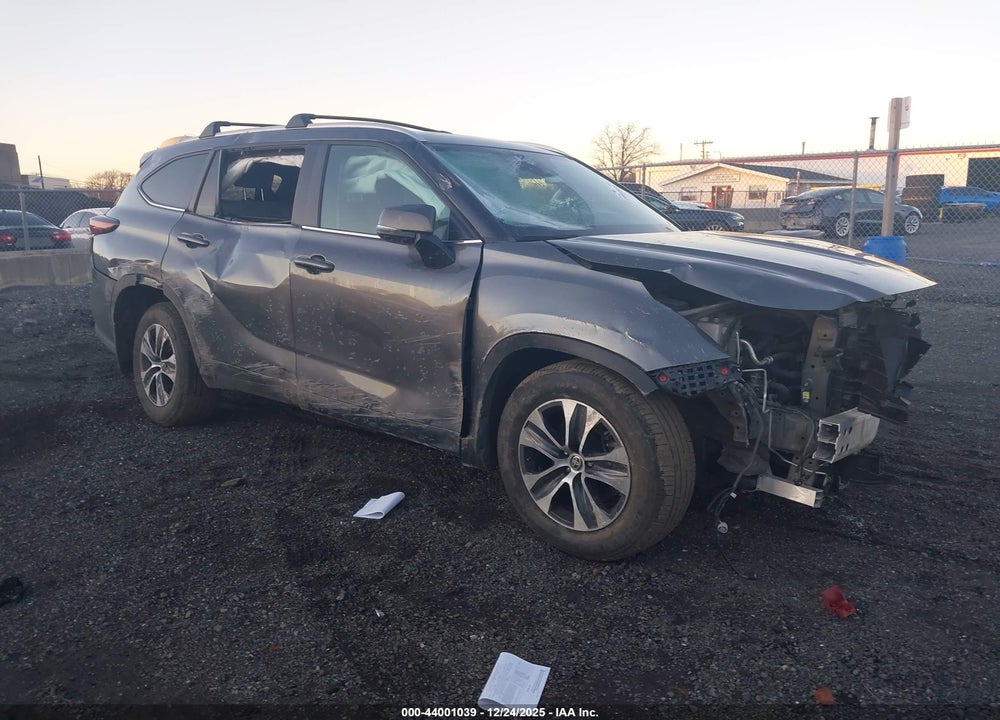 2024 TOYOTA HIGHLANDER XLE VIN: 5TDKDRBH8RS533678