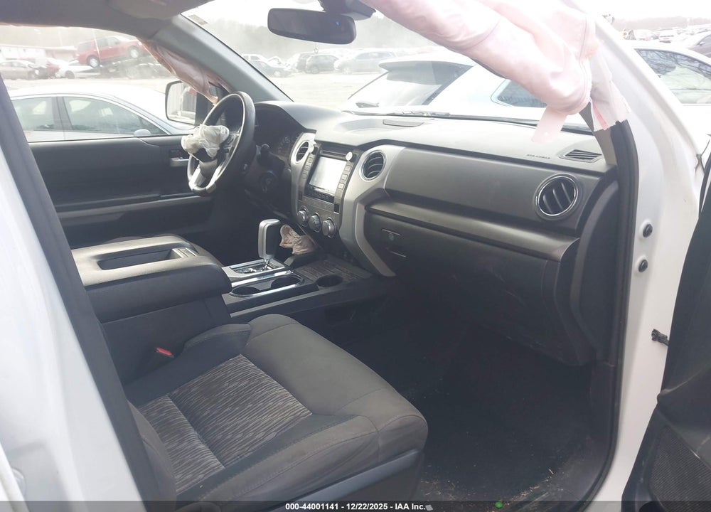 2018 TOYOTA TUNDRA SR5 5.7L V8 VIN: 5TFEY5F12JX239263
