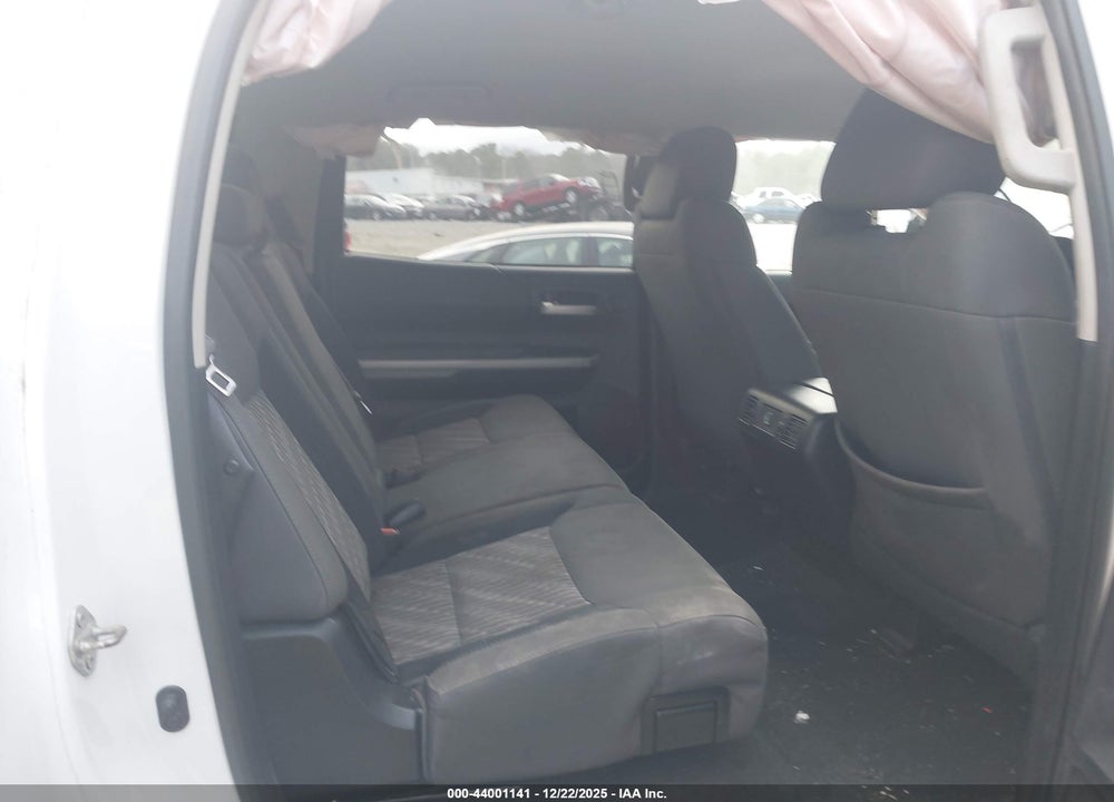 2018 TOYOTA TUNDRA SR5 5.7L V8 VIN: 5TFEY5F12JX239263