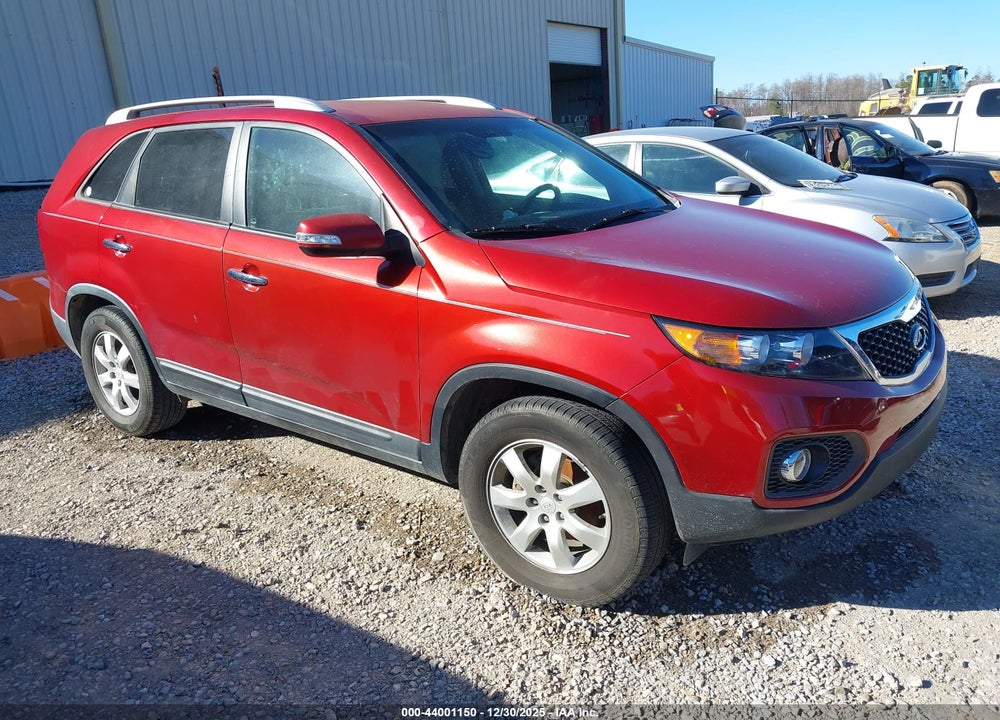 2011 KIA SORENTO LX VIN: 5XYKT4A16BG033869