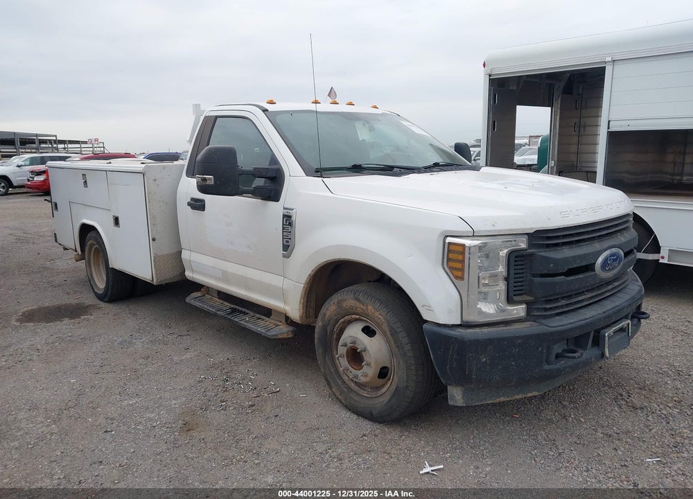 2019 FORD F-350 CHASSIS XL VIN: 1FDRF3G63KEE97385