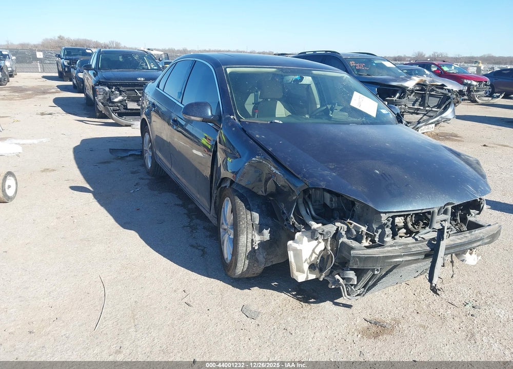 2010 VOLKSWAGEN JETTA SE VIN: 3VWRX7AJXAM036941