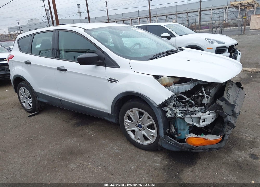 2016 FORD ESCAPE S VIN: 1FMCU0F74GUA23026