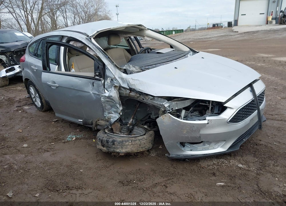 2017 FORD FOCUS SE VIN: 1FADP3K22HL264365
