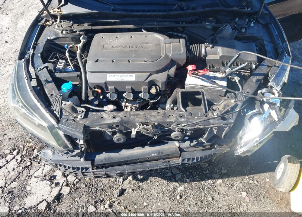 2015 HONDA ACCORD EX-L V-6 VIN: 1HGCR3F84FA018975