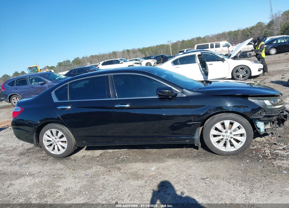 2015 HONDA ACCORD EX-L V-6 VIN: 1HGCR3F84FA018975