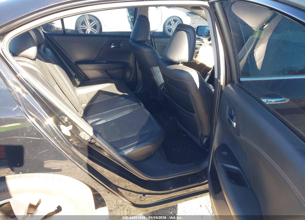 2015 HONDA ACCORD EX-L V-6 VIN: 1HGCR3F84FA018975