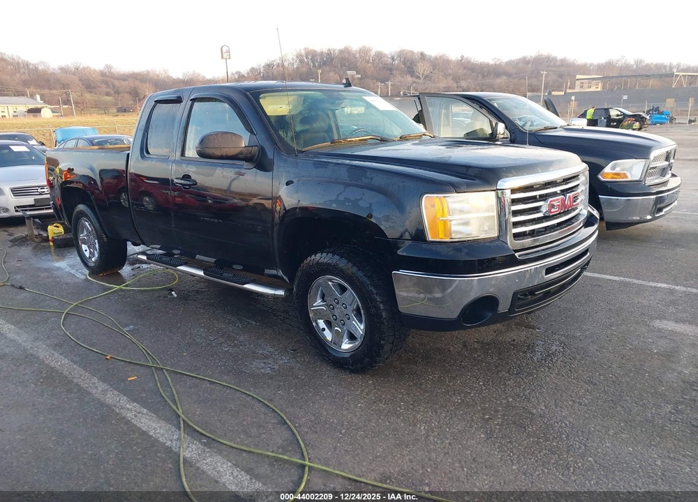 2011 GMC SIERRA 1500 SLE VIN: 1GTR2VE32BZ139644