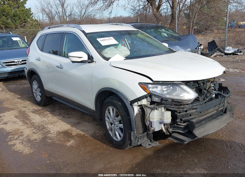 2018 NISSAN ROGUE SV VIN: KNMAT2MV4JP568399