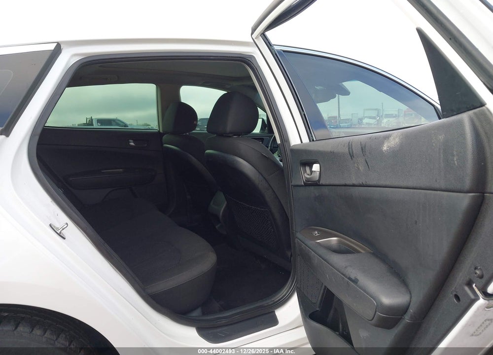 2019 KIA OPTIMA LX VIN: 5XXGT4L30KG339149