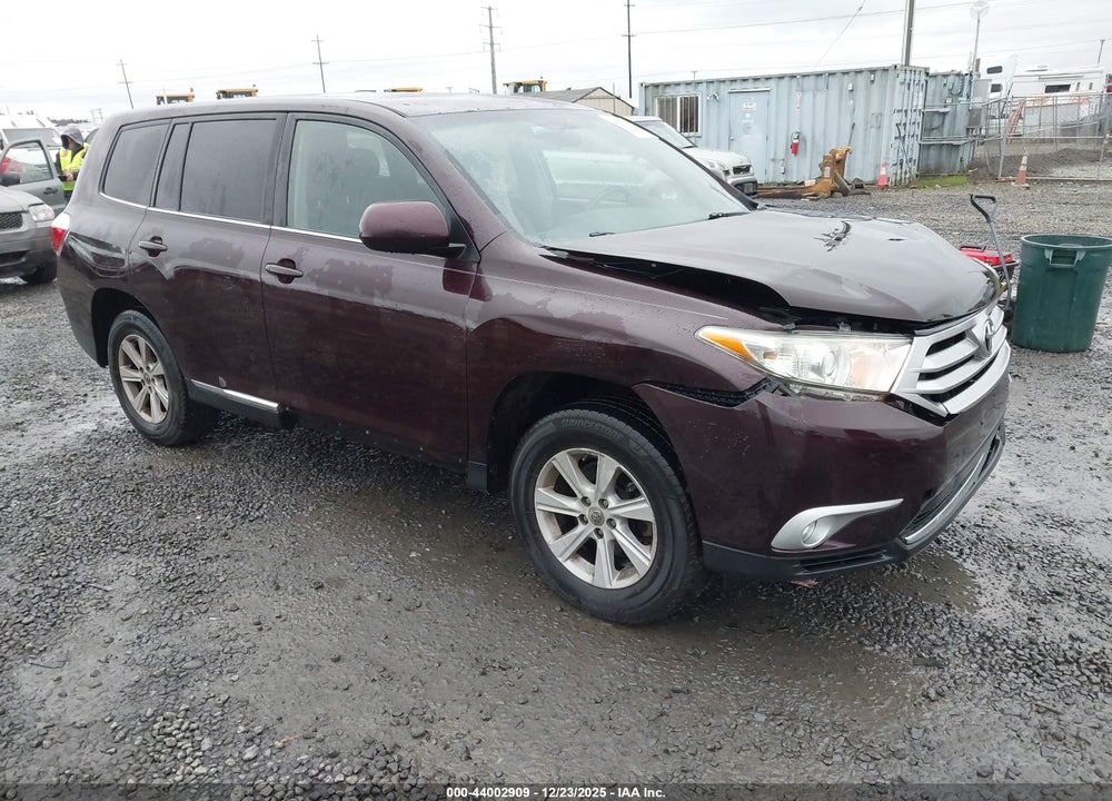 2013 TOYOTA HIGHLANDER BASE V6 VIN: 5TDBK3EH6DS209085