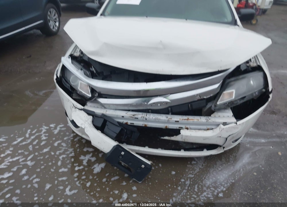 2012 FORD FUSION S VIN: 3FAHP0GA2CR270628