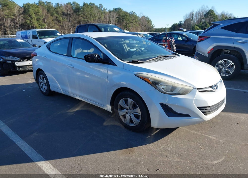2016 HYUNDAI ELANTRA SE VIN: 5NPDH4AE7GH743439