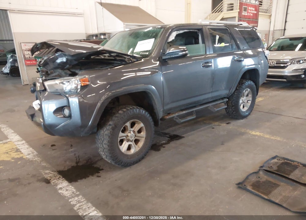 2018 TOYOTA 4RUNNER SR5 PREMIUM VIN: JTEBU5JR9J5578220