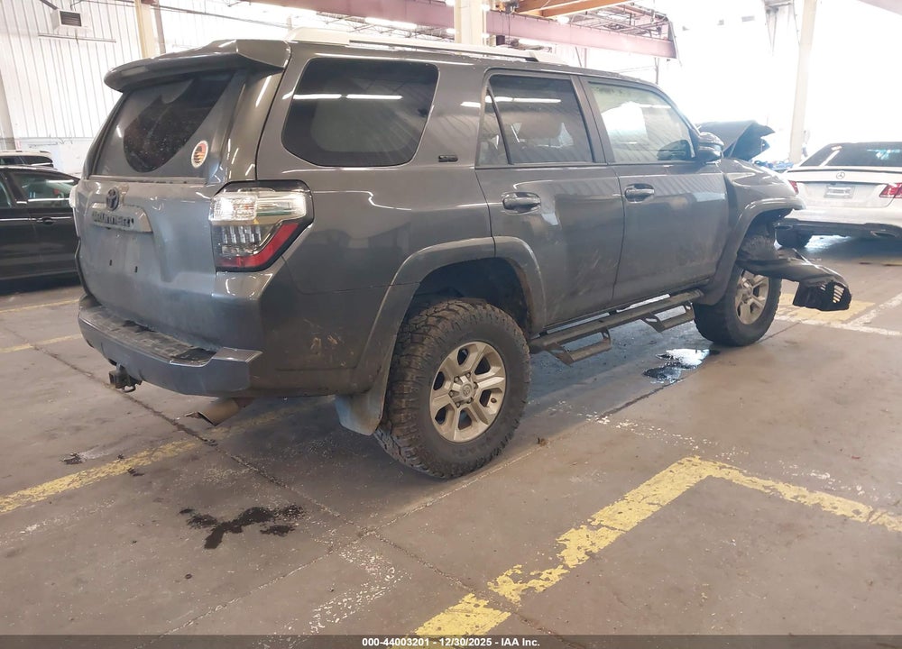 2018 TOYOTA 4RUNNER SR5 PREMIUM VIN: JTEBU5JR9J5578220