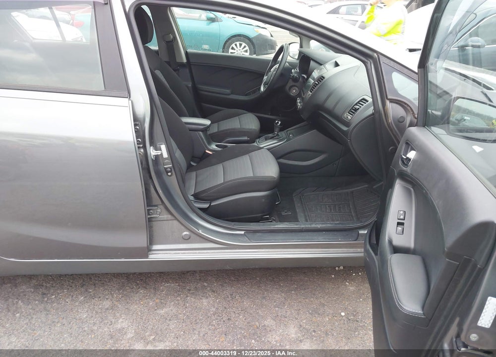 2016 KIA FORTE LX VIN: KNAFK5A89G5526238