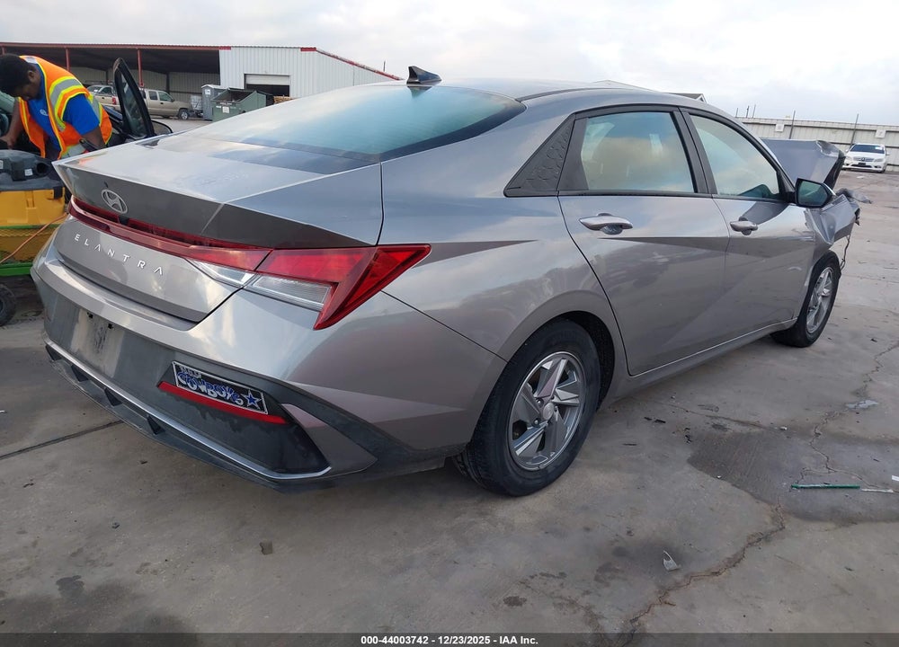 2024 HYUNDAI ELANTRA SE VIN: KMHLL4DG6RU792451