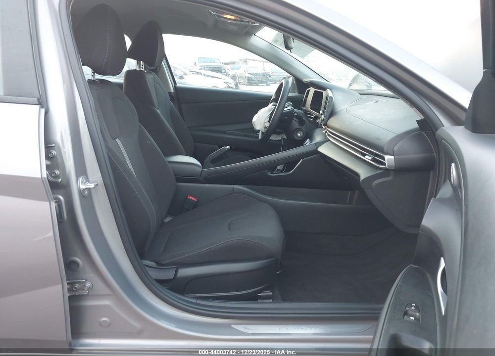 2024 HYUNDAI ELANTRA SE VIN: KMHLL4DG6RU792451
