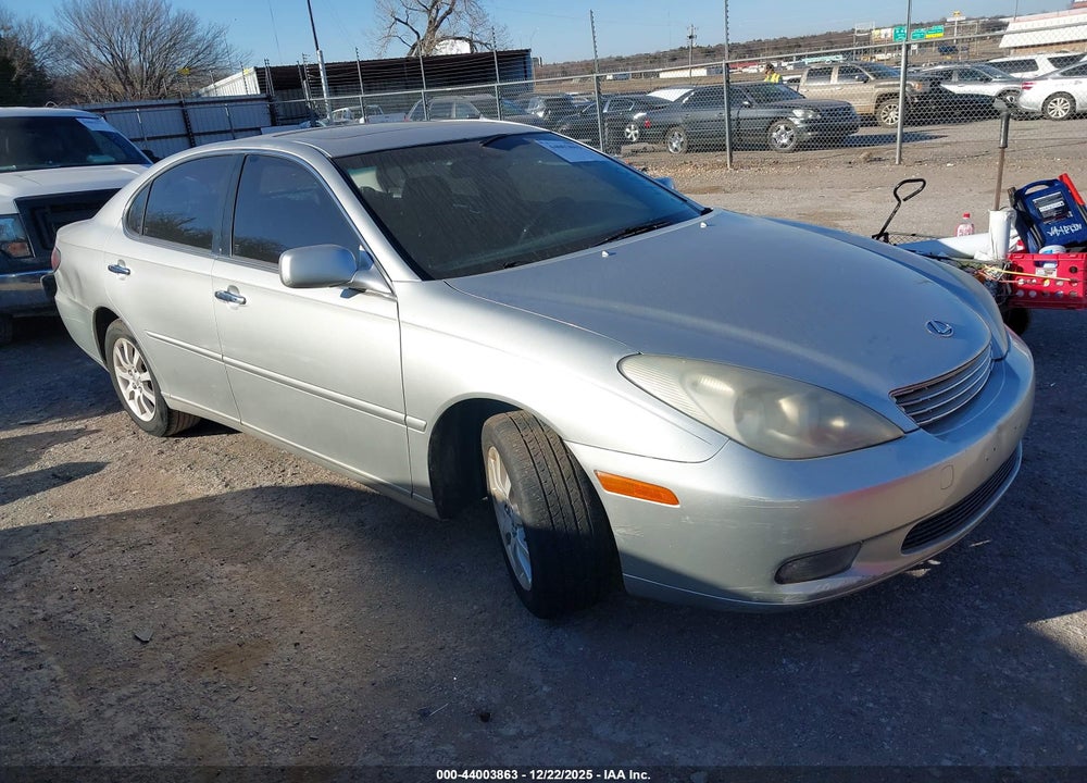 2004 LEXUS ES 330 VIN: JTHBA30G440011060