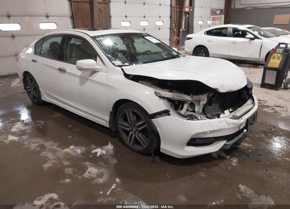 2017 HONDA ACCORD TOURING V6 VIN: 1HGCR3F91HA014698