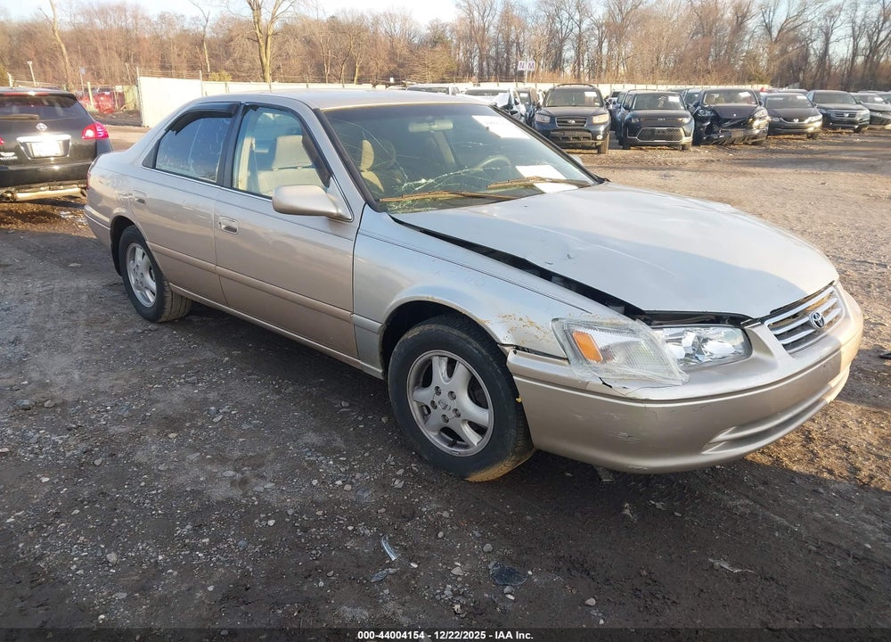 2000 TOYOTA CAMRY LE VIN: JT2BG28K6Y0480779