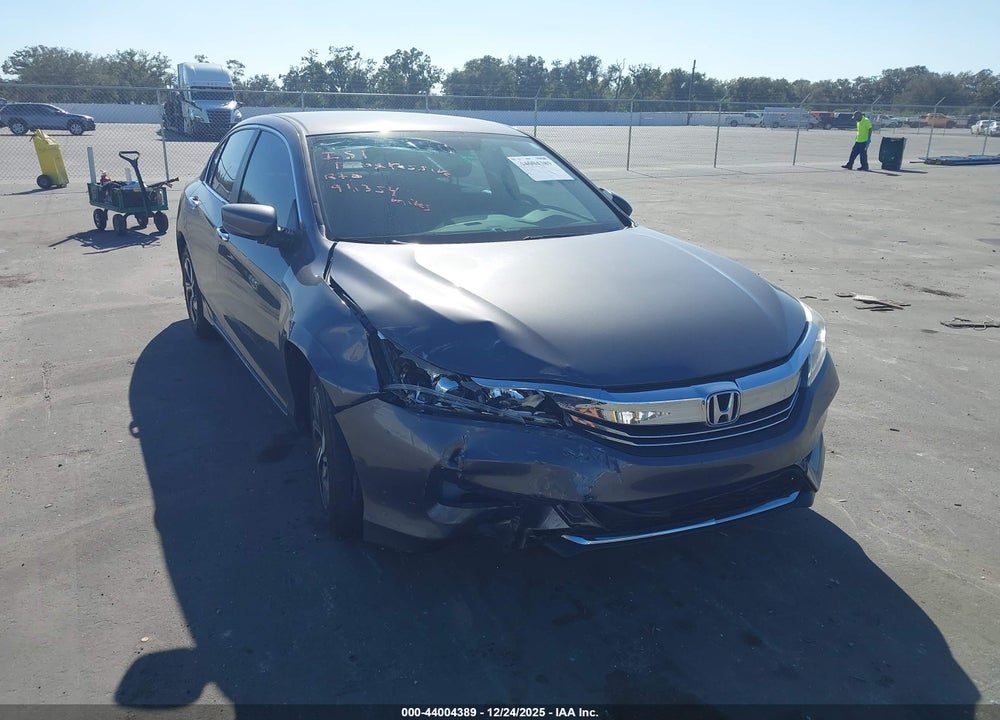 2017 HONDA ACCORD LX VIN: 1HGCR2F35HA302018