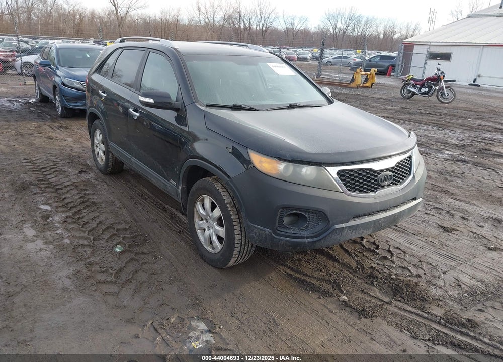 2011 KIA SORENTO LX VIN: 5XYKTCA16BG168697
