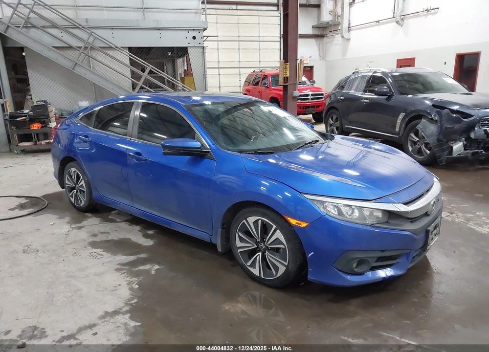 2018 HONDA CIVIC EX-L VIN: JHMFC1F73JX043072