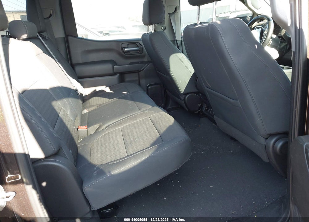 2019 CHEVROLET SILVERADO 1500 LT VIN: 3GCUYDED8KG122620