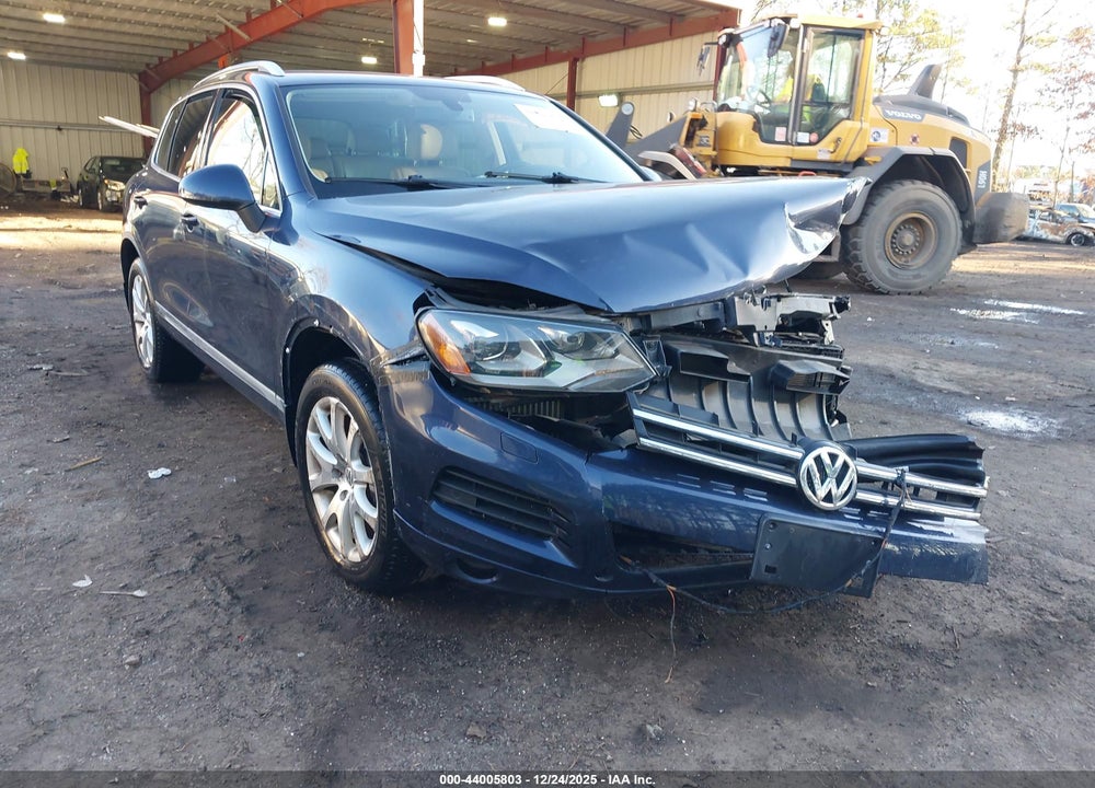 2012 VOLKSWAGEN TOUAREG TDI LUX VIN: WVGFK9BP7CD003814