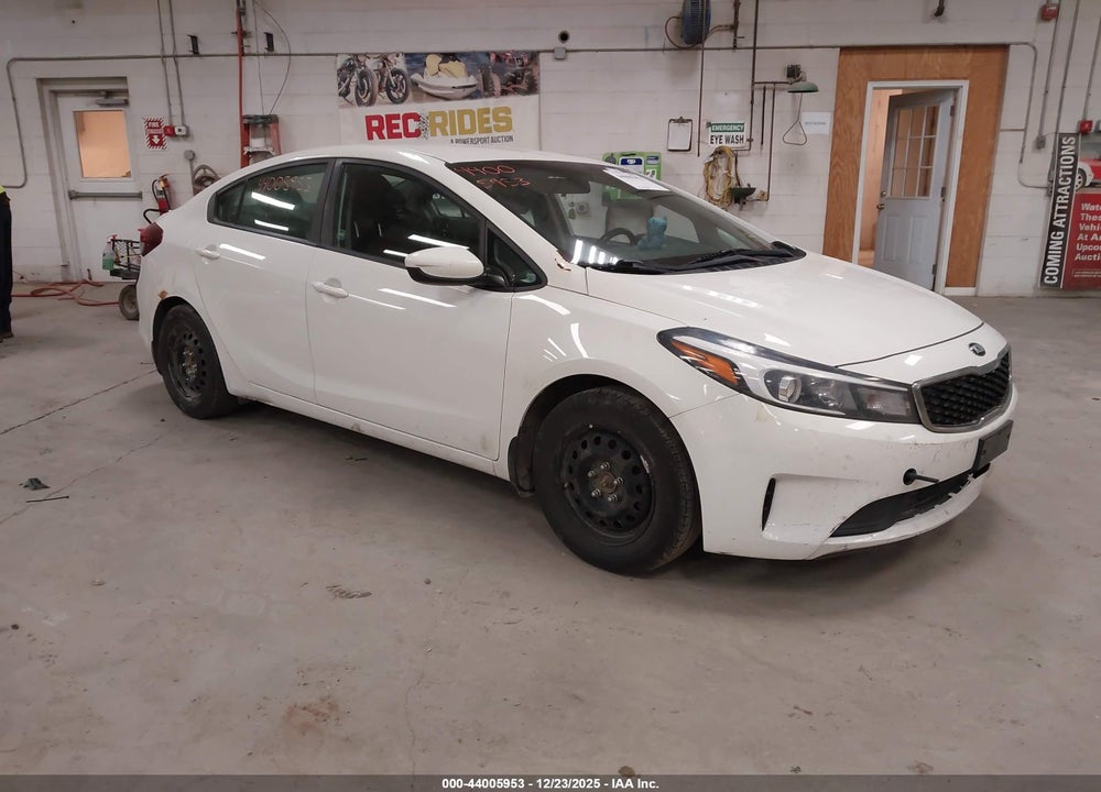2018 KIA FORTE LX VIN: 3KPFK4A70JE213837