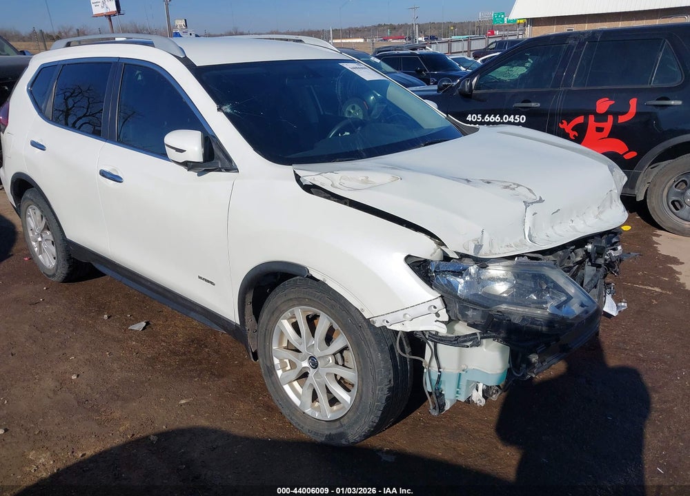 2018 NISSAN ROGUE VIN: 5N1ET2MT2JC811050