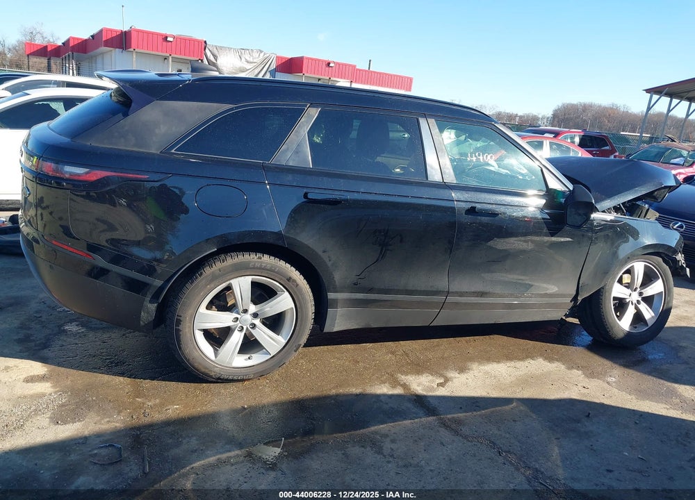 2019 LAND ROVER RANGE ROVER VELAR D180 S VIN: SALYB2EN5KA780855