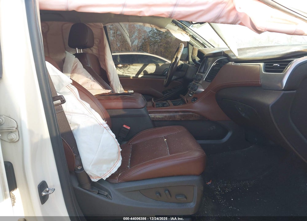 2015 CHEVROLET SUBURBAN 1500 LTZ VIN: 1GNSKKKC4FR636812