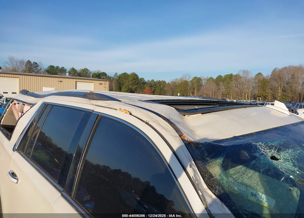 2015 CHEVROLET SUBURBAN 1500 LTZ VIN: 1GNSKKKC4FR636812