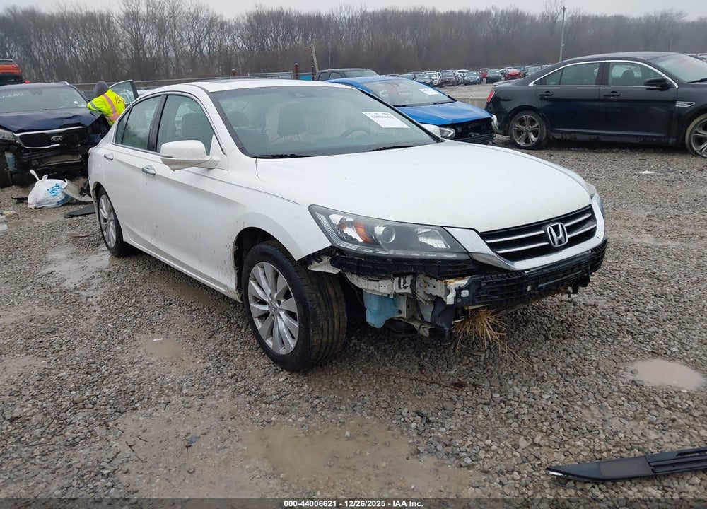 2014 HONDA ACCORD EX-L V-6 VIN: 1HGCR3F85EA010981