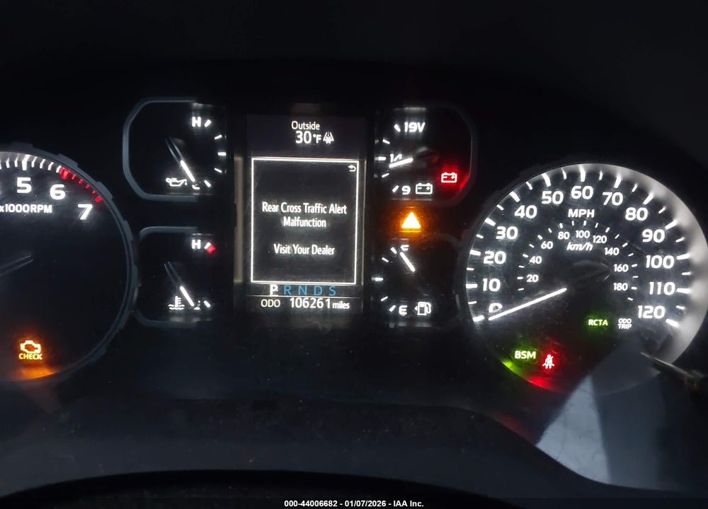 2018 TOYOTA TUNDRA SR5 5.7L V8 VIN: 5TFUY5F15JX743012