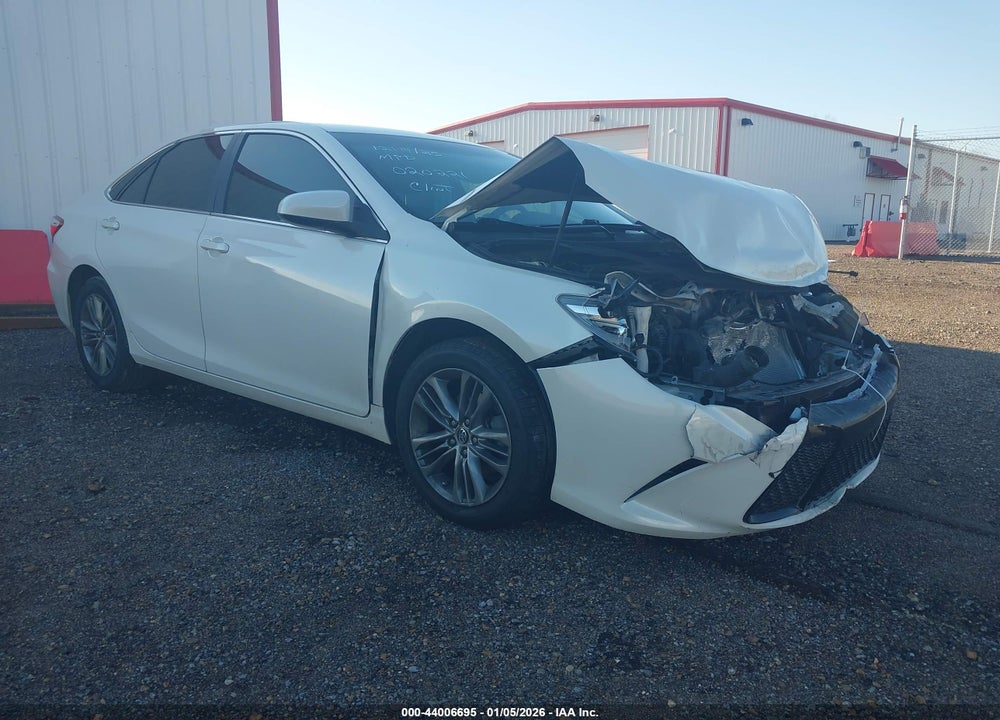 2015 TOYOTA CAMRY SE VIN: 4T1BF1FK0FU020221