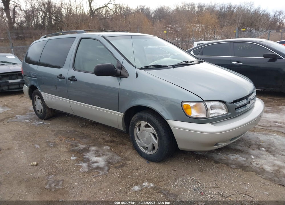 2000 TOYOTA SIENNA XLE VIN: 4T3ZF13C2YU315035